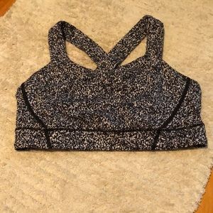 Lululemon sports bra size 6